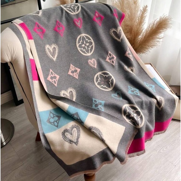 Luxe Comfy Alphabets Abstract Heart Print Wrap Scarf Shawl - Picture 8 of 9